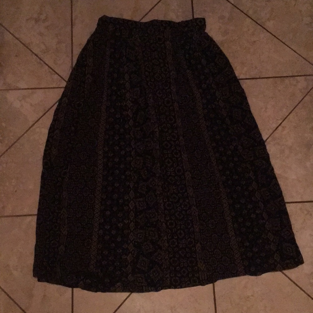 JH COLLECTIBLES SKIRT